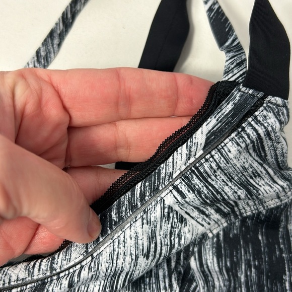 Lululemon Front Zip Sports Bra - Picture 3 of 8
